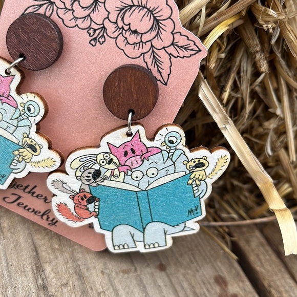 Mo Willems Book Character Earrings/ Teacher Earrings - Picture 8 of 13